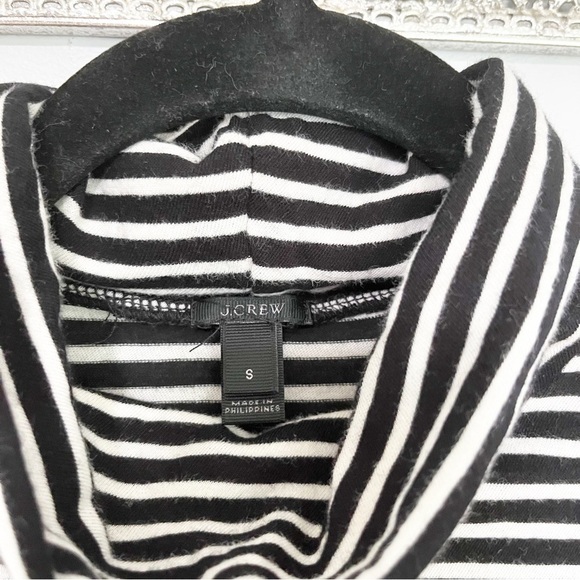 J Crew Black and White Striped Turtle Neck Top Blouse Small - Picture 3 of 4